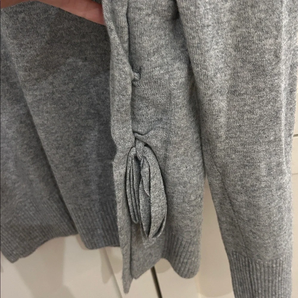 Vince Gray 100% cashmere Crewneck women’s Sweater size small - Picture 5 of 6